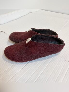 Baabuk Mel Slippers Size EU44 Men Size 10.5 Bordeaux Red Burgundy Wool Hand made